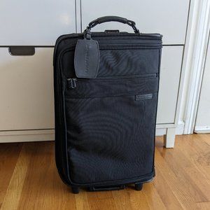 Briggs & Riley Baseline-Softside Carry-On 2-Wheel Garment Bag